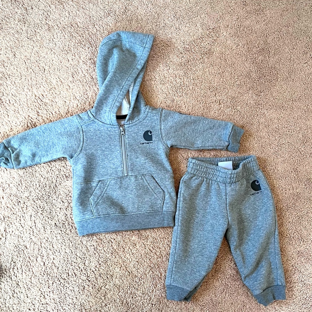 Carhartt Sweatshirt and sweatpants